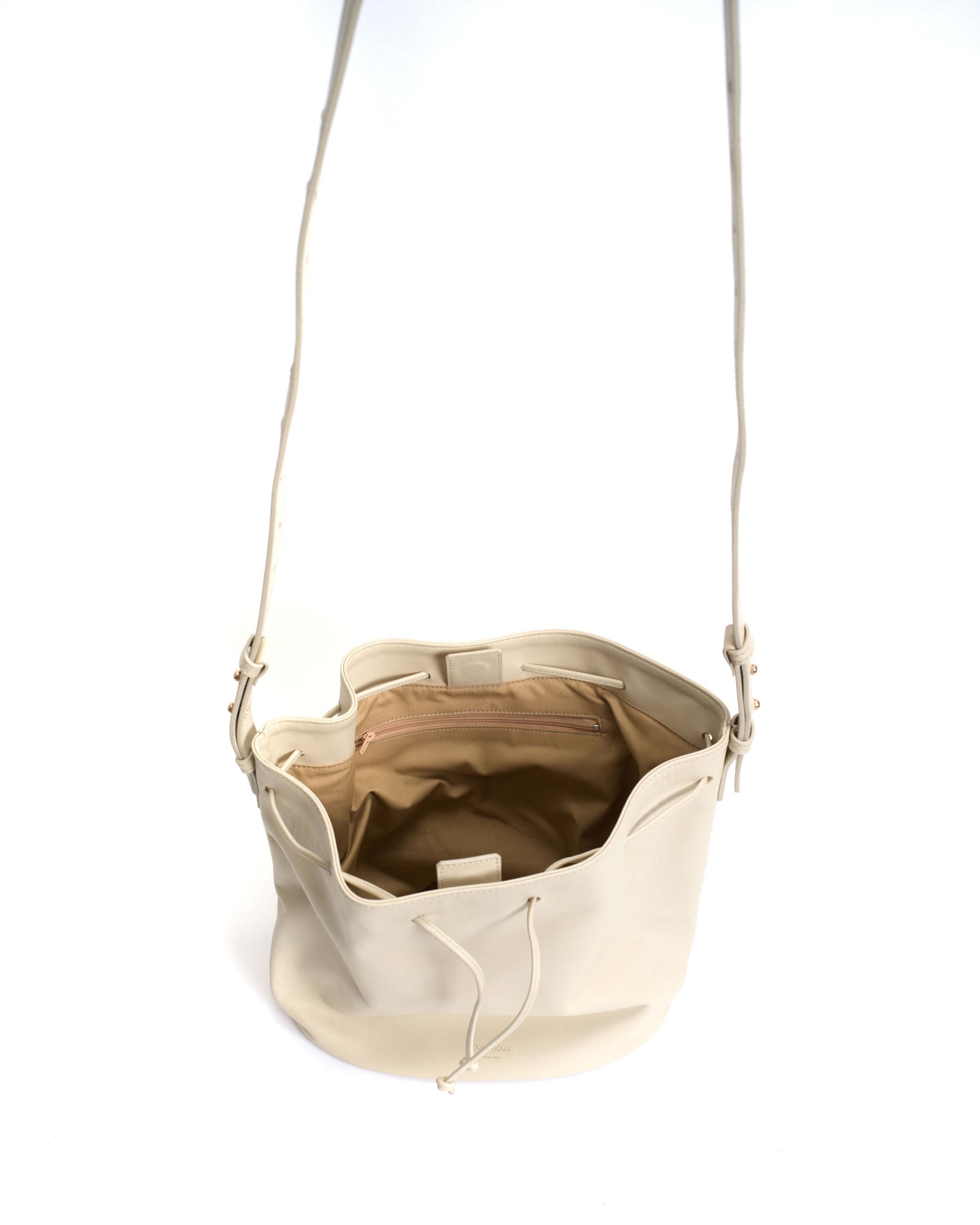 Kacey grand bucket bag Soft calf White sand