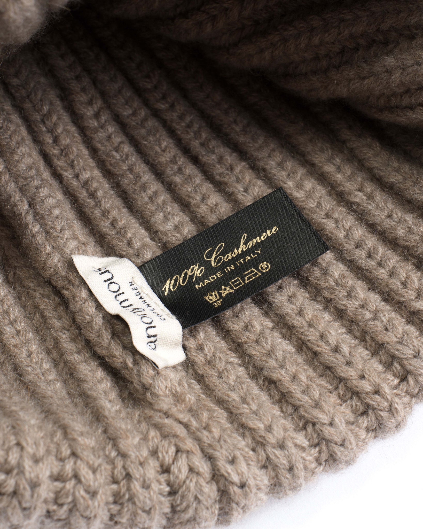 Sandra beanie 100% cashmere Dark taupe